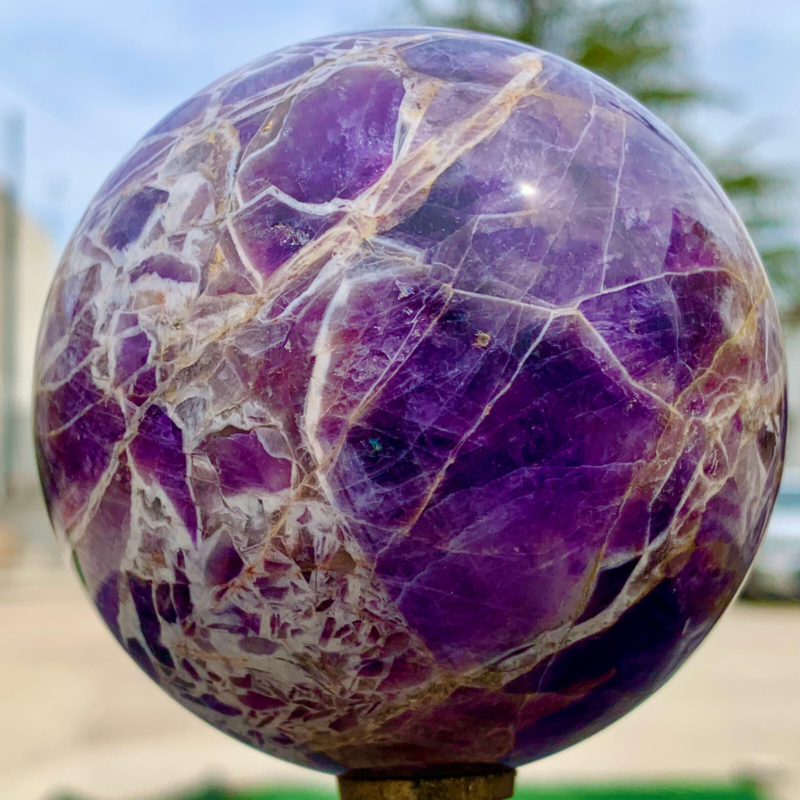 1.29LB Natural beautiful Dream Amethyst Quartz Crystal Sphere Ball Healing