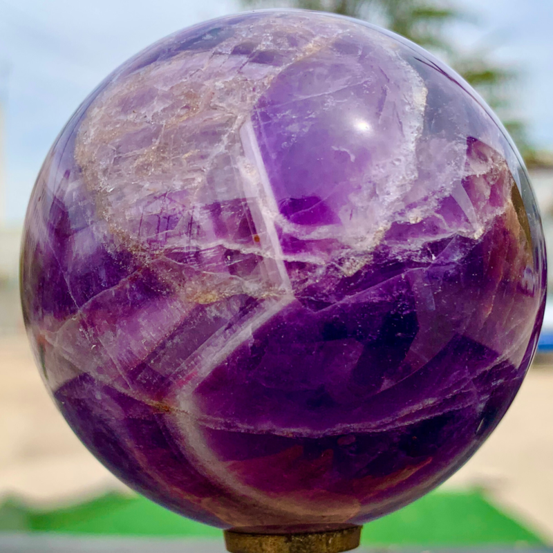 415G Natural beautiful Dream Amethyst Quartz Crystal Sphere Ball Healing