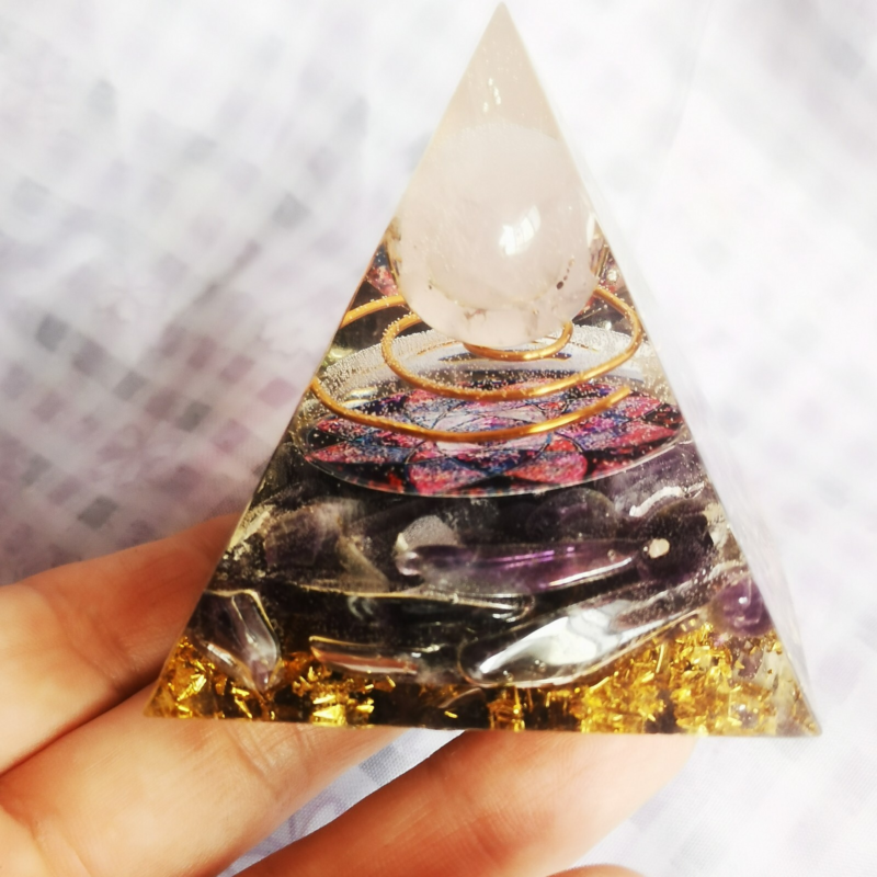 110G Crystal Energy Pyramid Meditation Healing
