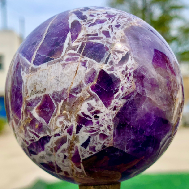 1.29LB Natural beautiful Dream Amethyst Quartz Crystal Sphere Ball Healing