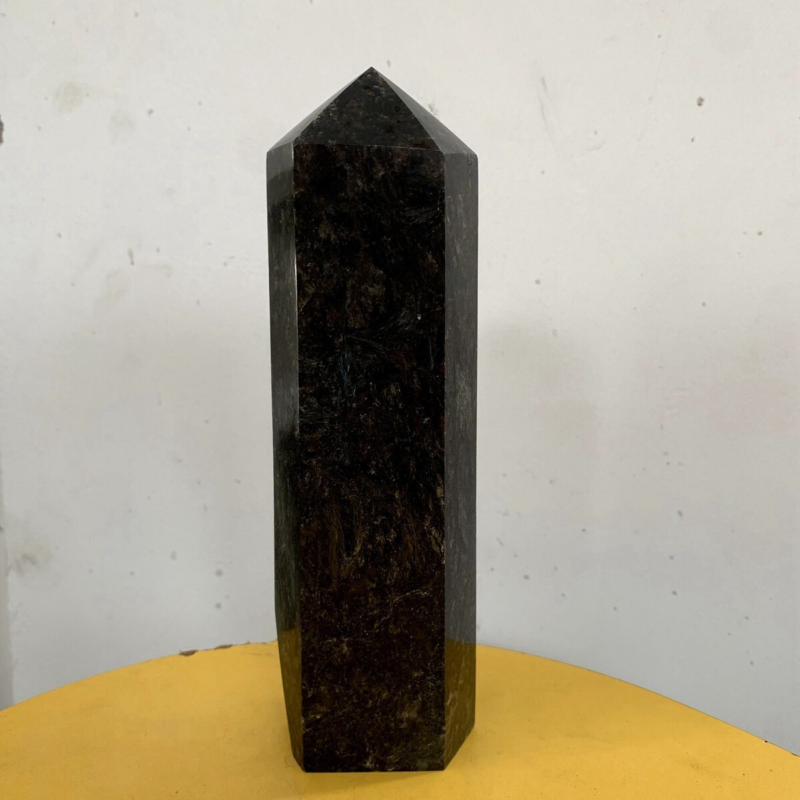 915g Natural Firework Stone Quartz Obelisk Crystal Wand Point Tower Healing