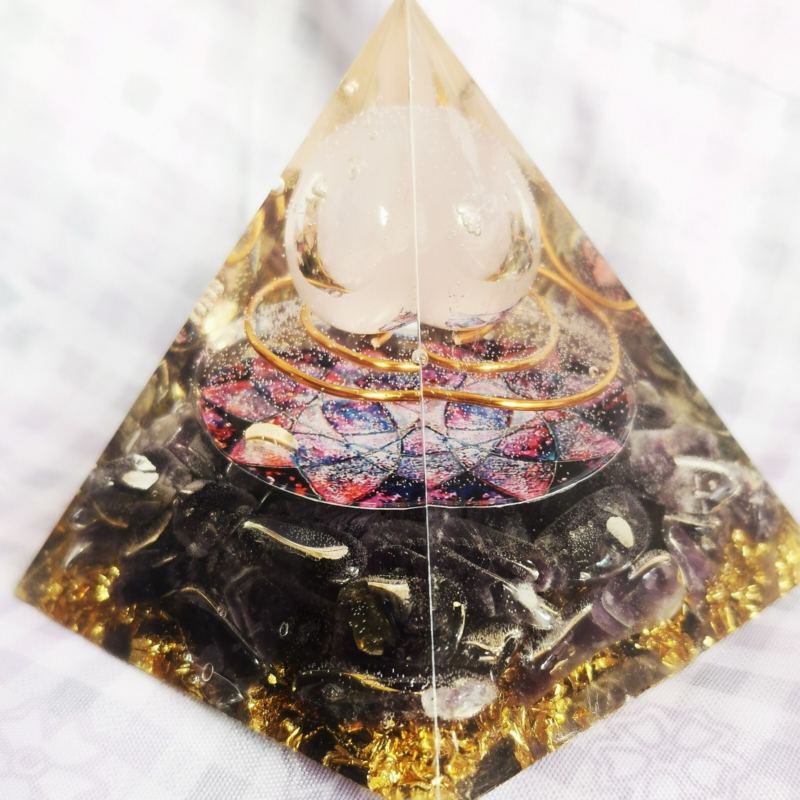 110G Crystal Energy Pyramid Meditation Healing