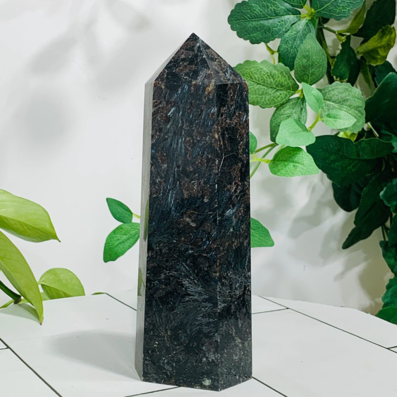 840g Natural Firework Stone Quartz Obelisk Crystal Wand Point Tower Healing