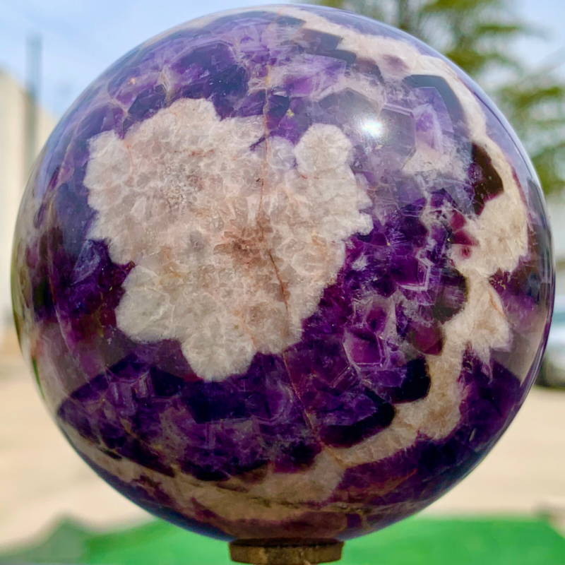 1.8LB Natural beautiful Dream Amethyst Quartz Crystal Sphere Ball Healing