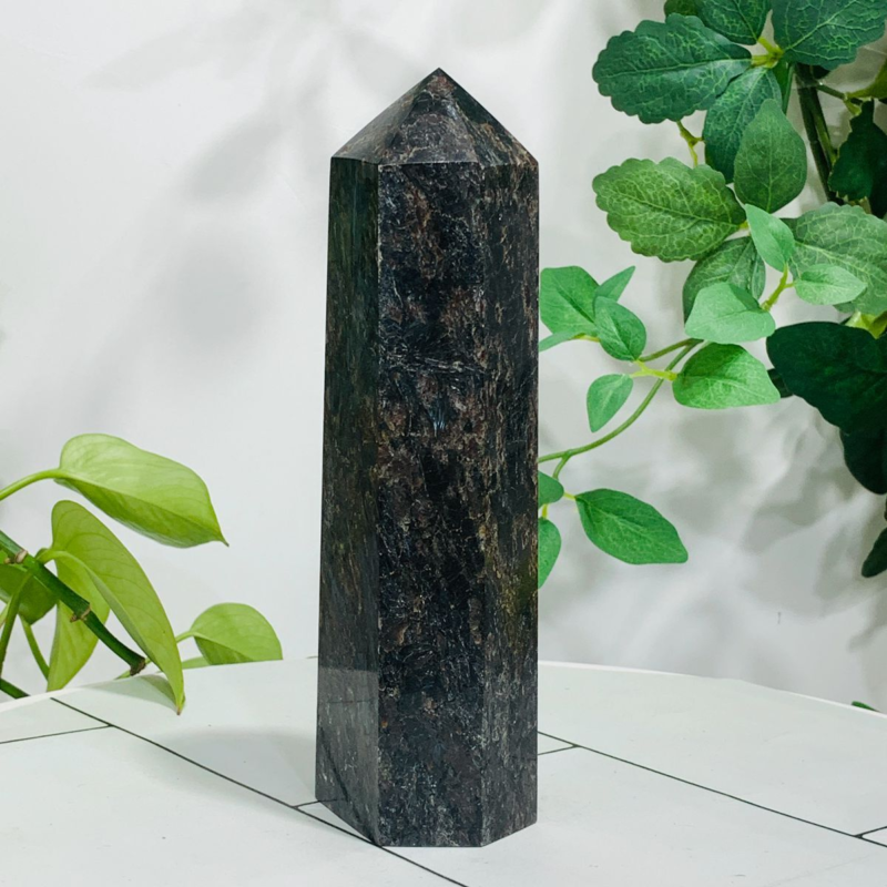 850g Natural Firework Stone Quartz Obelisk Crystal Wand Point Tower Healing