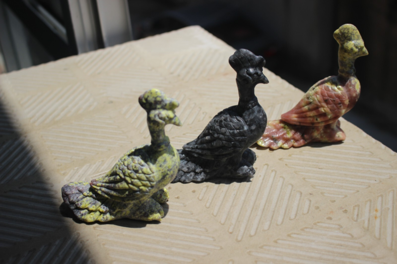 3pcs 12cm Natural 3 kinds of materials carved peacock