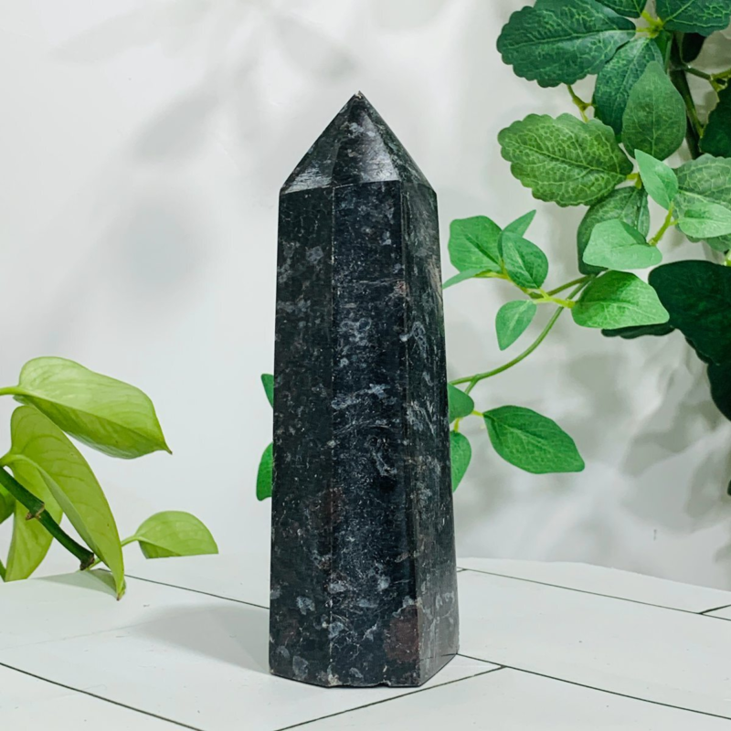 679g Natural Firework Stone Quartz Obelisk Crystal Wand Point Tower Healing