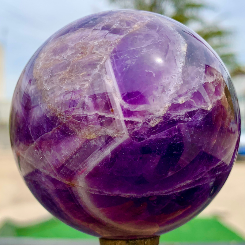 415G Natural beautiful Dream Amethyst Quartz Crystal Sphere Ball Healing