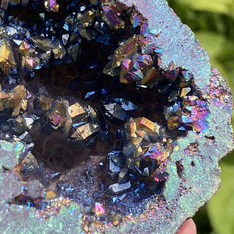 190g Electroplating color Natural Crystal Agate cave ornaments crystal cluster q