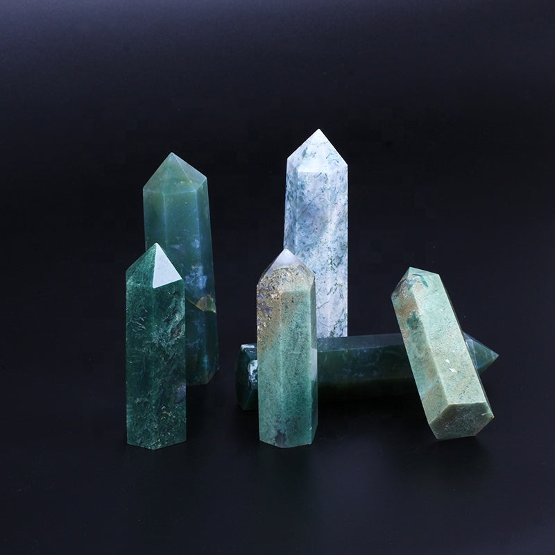 Torre de cristal de cuarzo con punta de varita de ágata de musgo verde