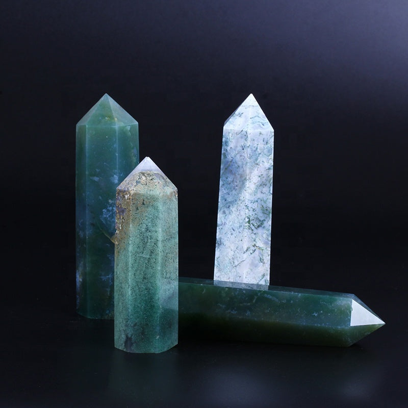 Torre de cristal de cuarzo con punta de varita de ágata de musgo verde