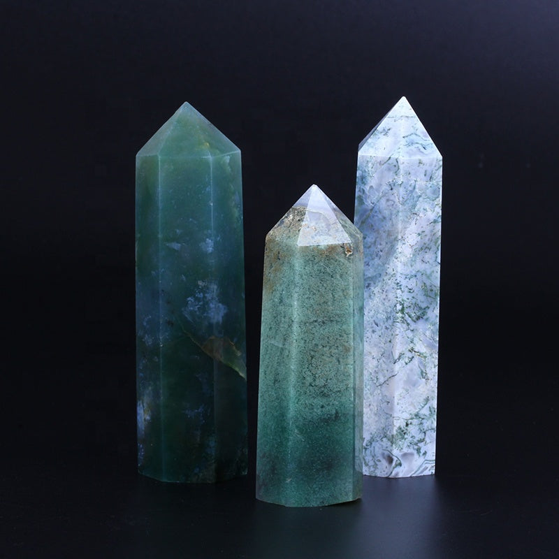 Torre de cristal de cuarzo con punta de varita de ágata de musgo verde