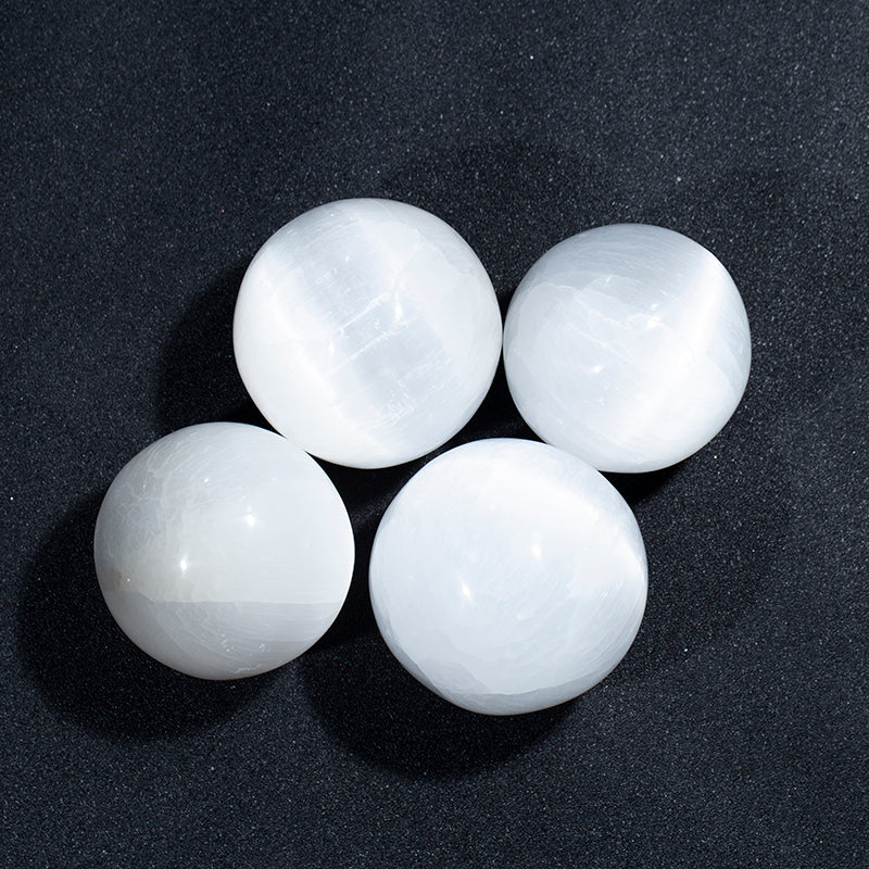 Natural gypsum stone sphere white gypsum crystal ball for decoration