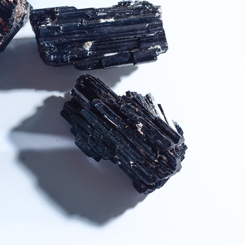 Natural rough black electrical stone roll crystals