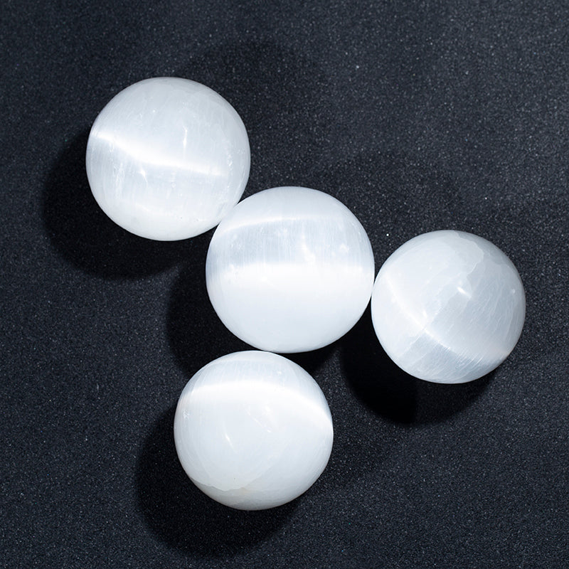 Natural gypsum stone sphere white gypsum crystal ball for decoration