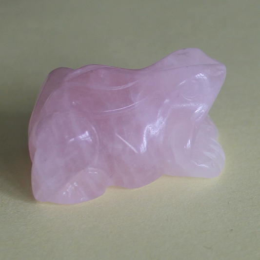 Carved gemstone crystal rose quartz frog figurine animal carving  decor 1.5&apos;&apos;