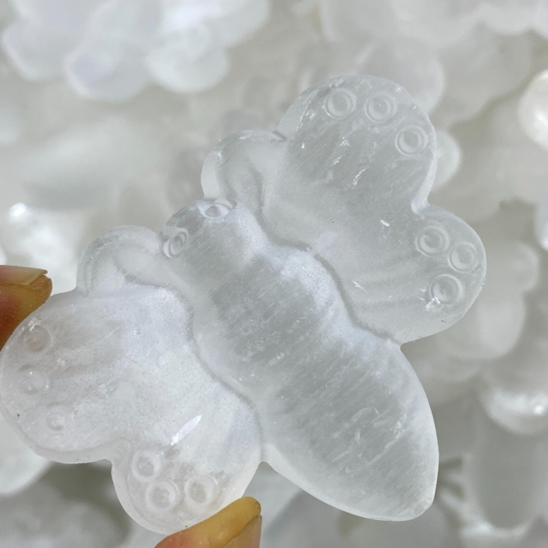 Natural Gypsum Selenite bee Hand Carved Quartz Crystal Reiki healing 1PC