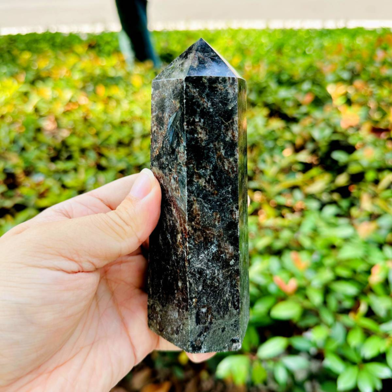 685g Natural Firework Stone Quartz Obelisk Crystal Wand Point Tower Healing