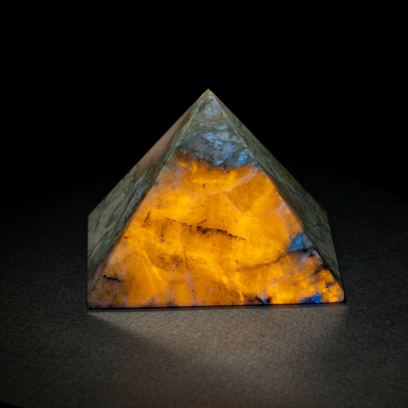 45mm Fluorescent Hackmanite in Natrolite pyramid from Lovozero massif, Kola