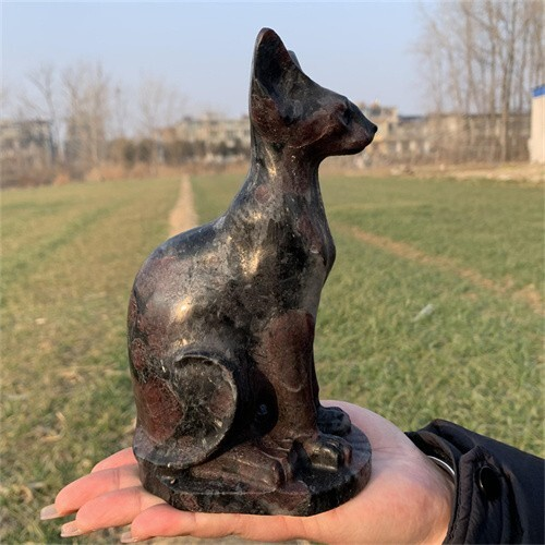 1.46kg Natural Carved Garnet Cat Figurines Reiki Quartz Crystal Skull Decor