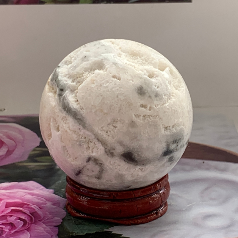 162g Natural white fluorite ball crystal quartz sphere reiki healing Gem