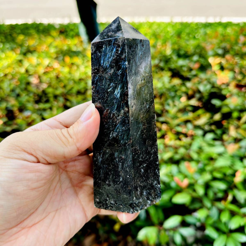 685g Natural Firework Stone Quartz Obelisk Crystal Wand Point Tower Healing