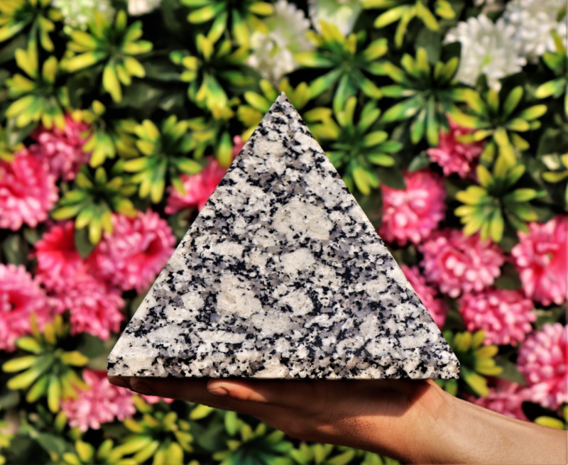170 MM Natural Diorite Rock Stone Healing Power Chakra Reiki Aura Spirit Pyramid