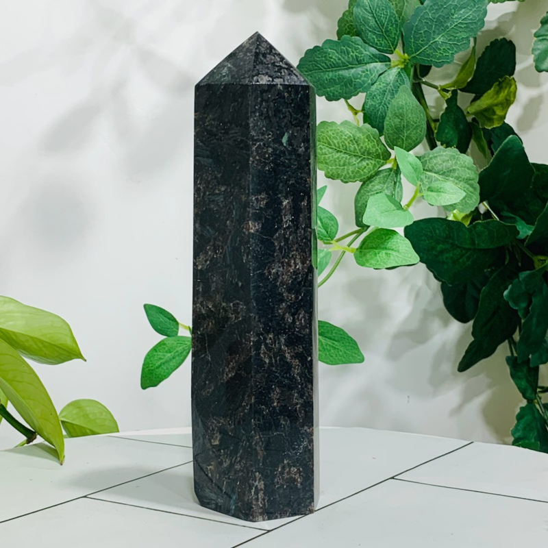 852g Natural Firework Stone Quartz Obelisk Crystal Wand Point Tower Healing