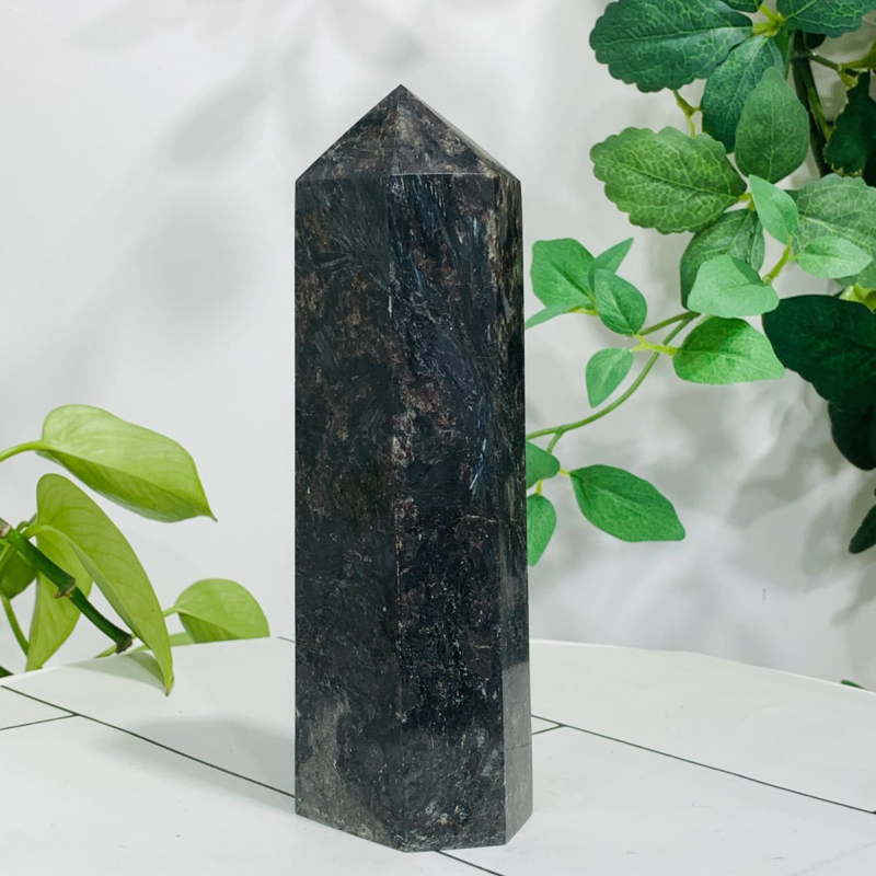 720g Natural Firework Stone Quartz Obelisk Crystal Wand Point Tower Healing