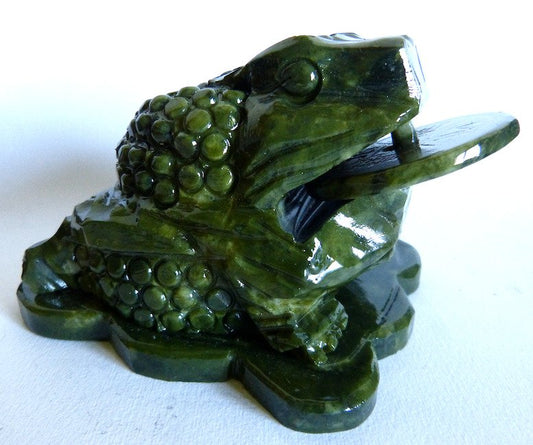 Nephrite lucky frog - 13 x 8.5 cm- 1.17 kg