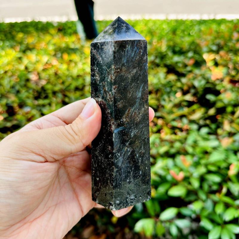 685g Natural Firework Stone Quartz Obelisk Crystal Wand Point Tower Healing