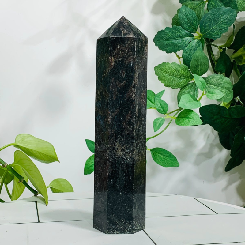 712g Natural Firework Stone Quartz Obelisk Crystal Wand Point Tower Healing