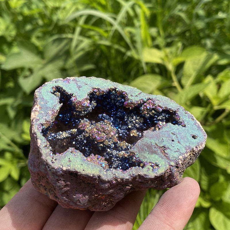 170g Electroplating color Natural Crystal Agate cave ornaments crystal cluster q