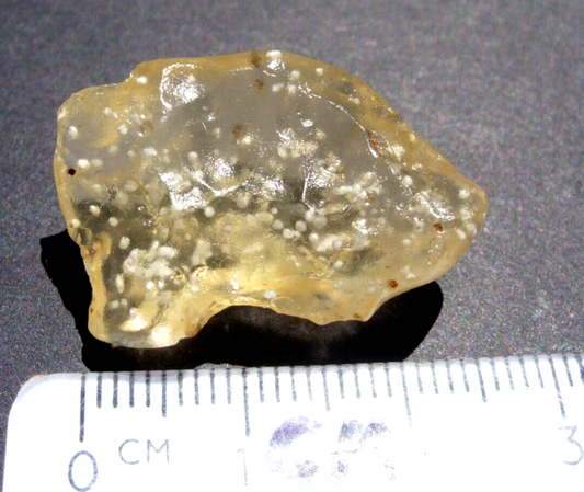 22.5 carats 4.5 grams Libyan Desert Glass Cristobalite Meteorite Impact Specimen
