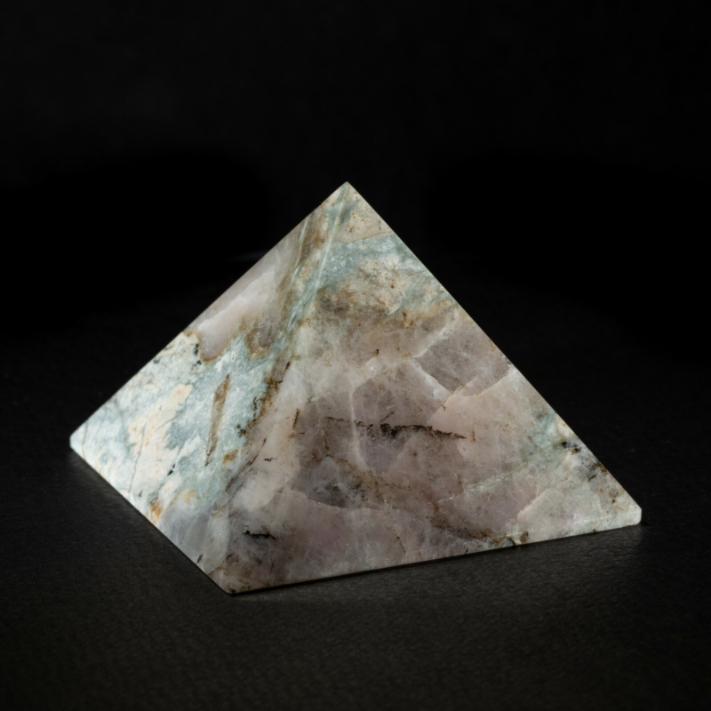 45mm Fluorescent Hackmanite in Natrolite pyramid from Lovozero massif, Kola