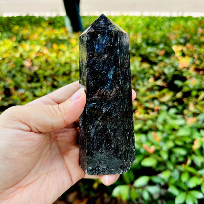 685g Natural Firework Stone Quartz Obelisk Crystal Wand Point Tower Healing