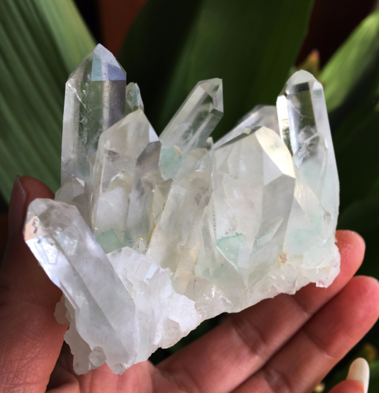 275.9g Clear Natural Beautiful QUARTZ green pyramid Crystal Cluster Specimen