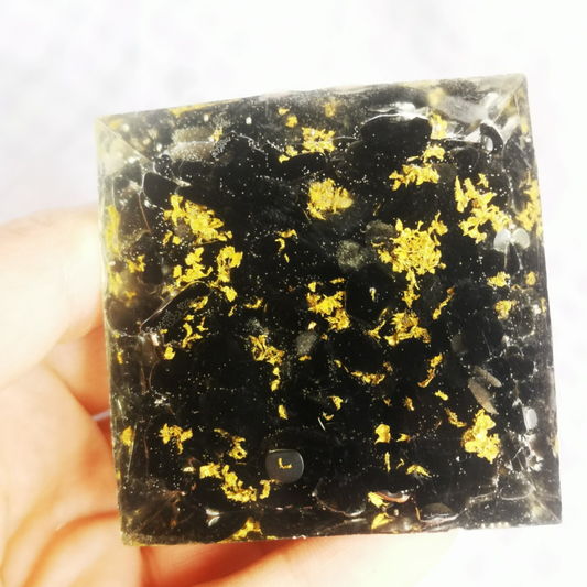 110G Crystal Energy Pyramid Meditation Healing