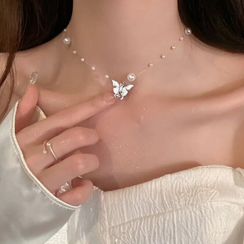 New Shiny Butterfly Necklace Ladies Exquisite Clavicle Chain Necklace Jewelry