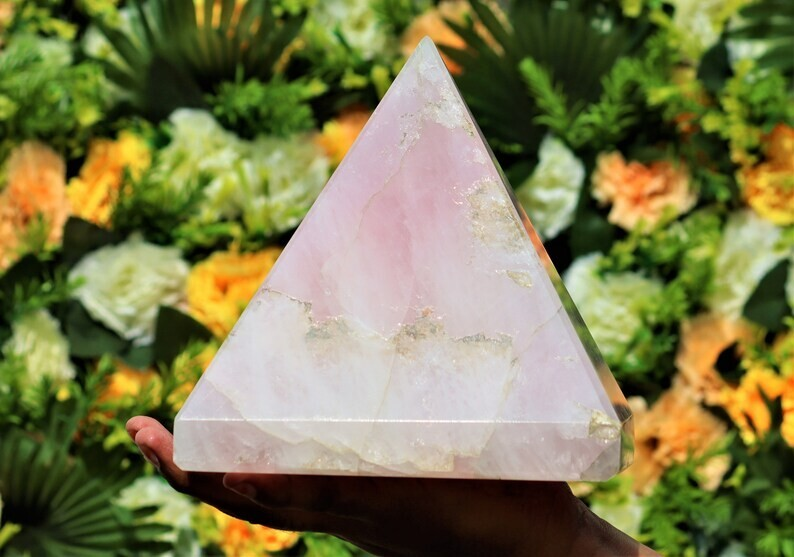 Huge 185MM Natural Rose Quartz Natural Healing Metaphysical Chakra Pyramid Point