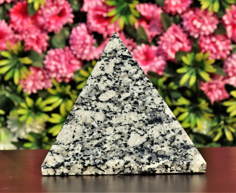 170 MM Natural Diorite Rock Stone Healing Power Chakra Reiki Aura Spirit Pyramid