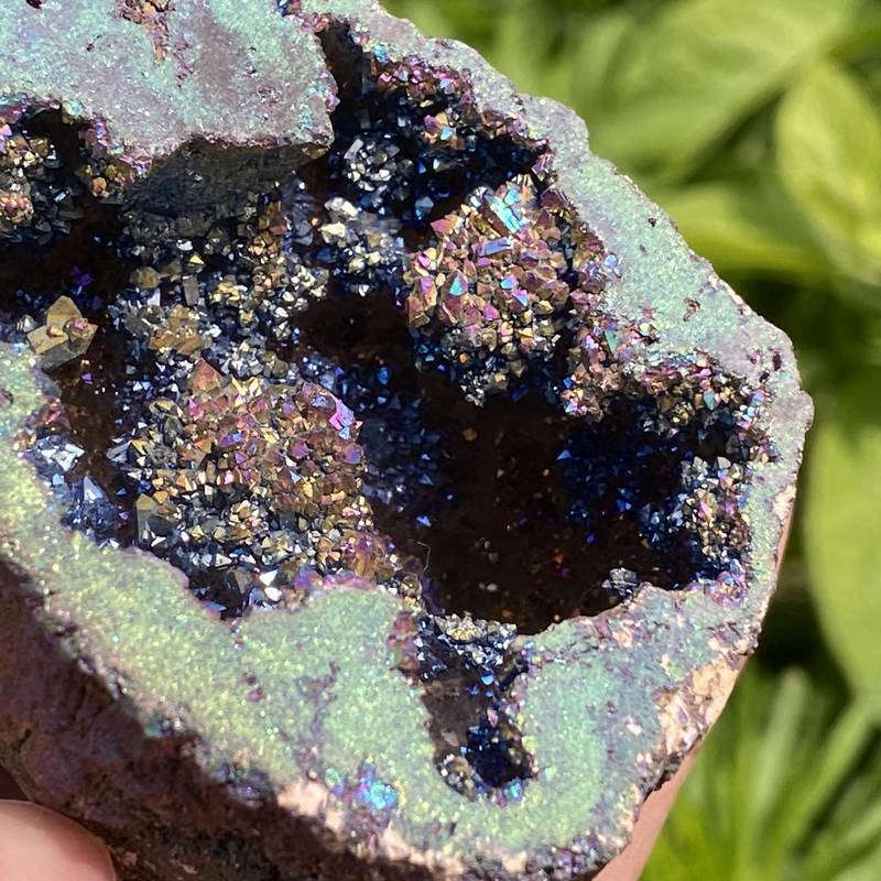 170g Electroplating color Natural Crystal Agate cave ornaments crystal cluster q