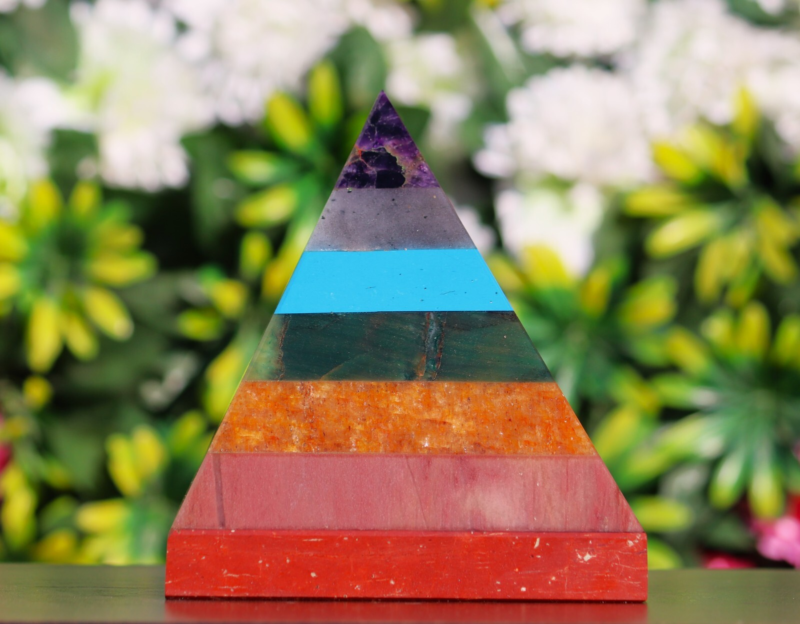 14CM Natural Seven Chakra Aura Healing Power Reiki Spirit Energy Stone Pyramid