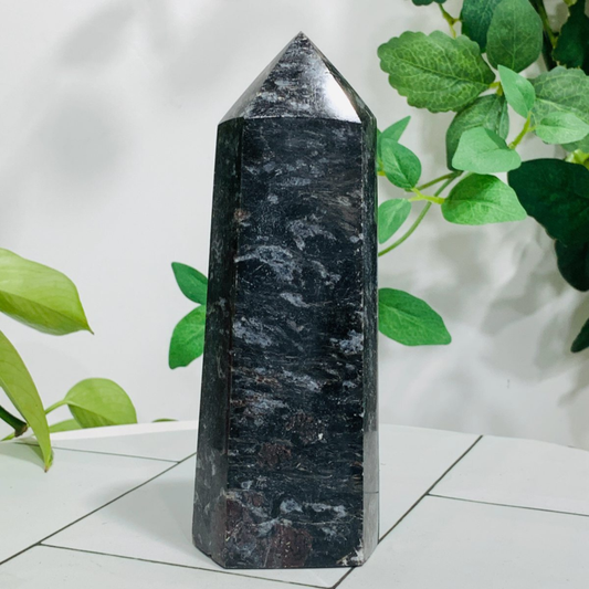 679g Natural Firework Stone Quartz Obelisk Crystal Wand Point Tower Healing