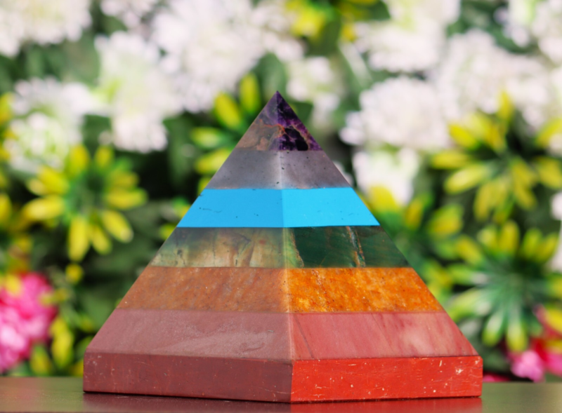 14CM Natural Seven Chakra Aura Healing Power Reiki Spirit Energy Stone Pyramid