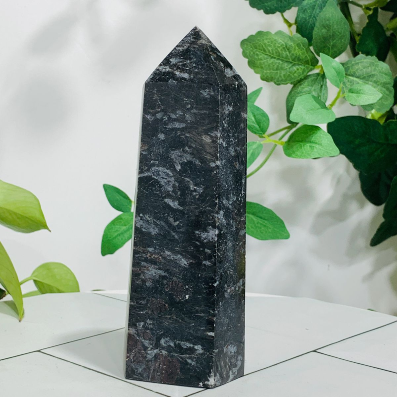679g Natural Firework Stone Quartz Obelisk Crystal Wand Point Tower Healing