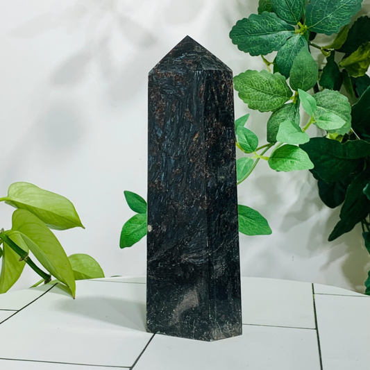 892g Natural Firework Stone Quartz Obelisk Crystal Wand Point Tower Healing