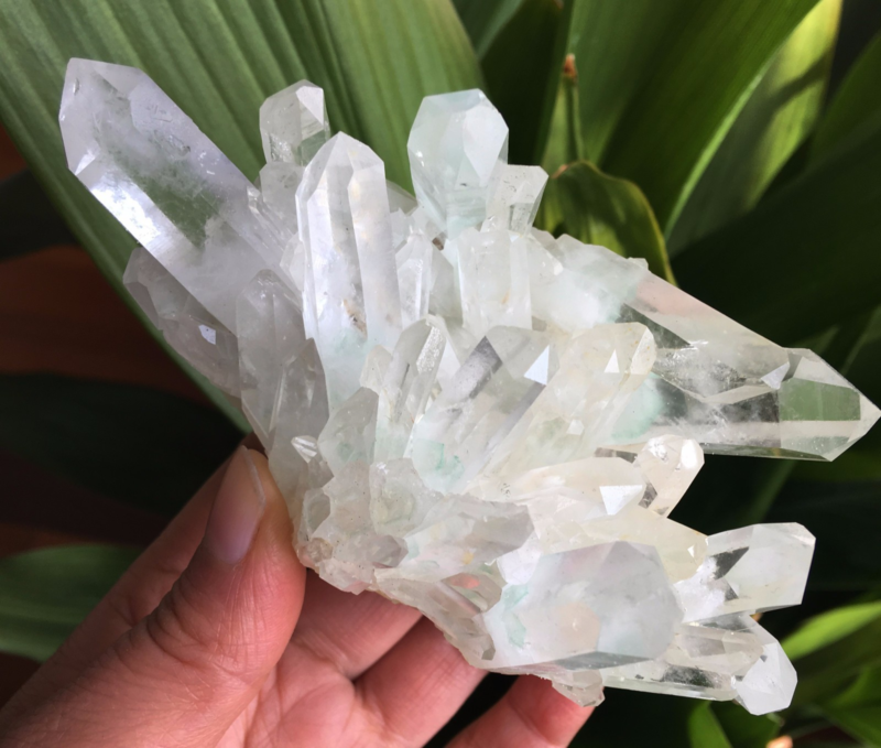 275.9g Clear Natural Beautiful QUARTZ green pyramid Crystal Cluster Specimen
