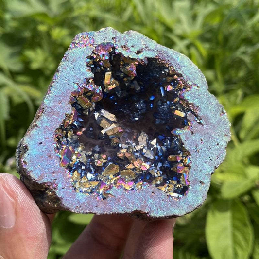 190g Electroplating color Natural Crystal Agate cave ornaments crystal cluster q