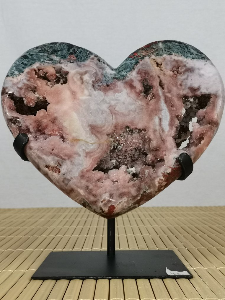 Top quality pink Amethyst Hand Carved Hearth on metal stand- 4.5 kg